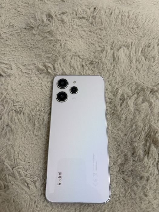 Продам 2 телефона Redmi 12