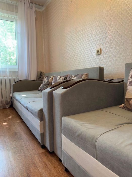 Срочно продам диван + кресло