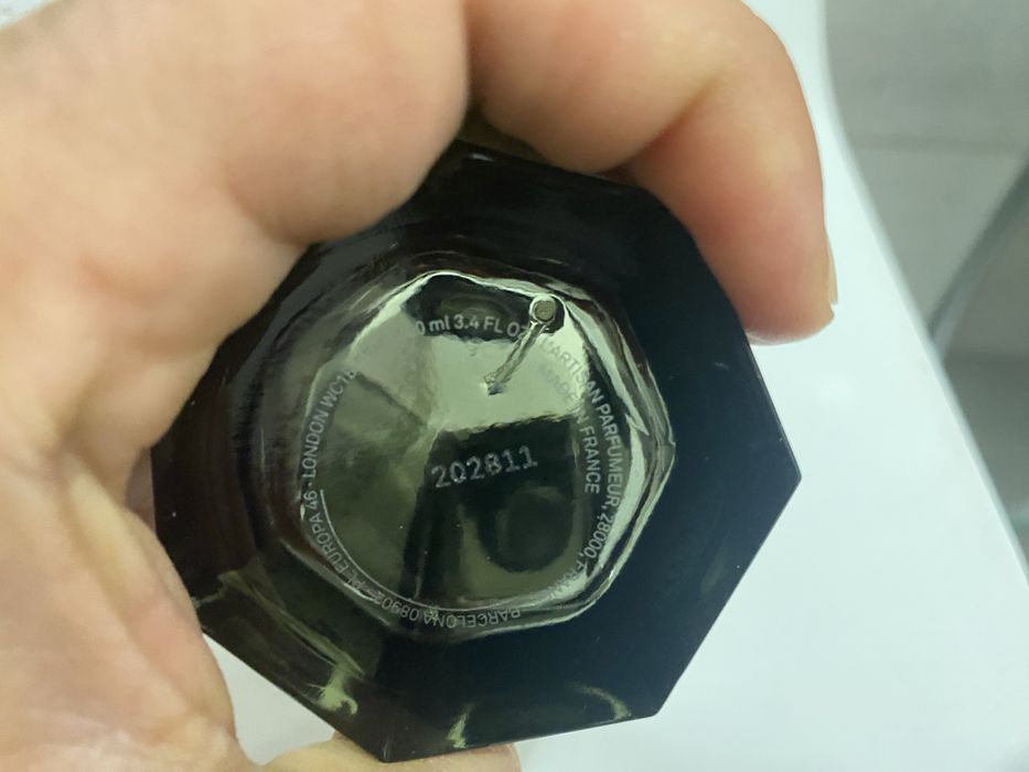 Lartisian Parfumeur La chasse aux papilions