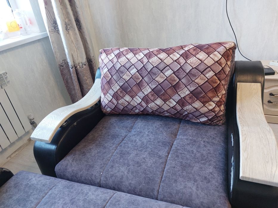 Диван тройка с подушками