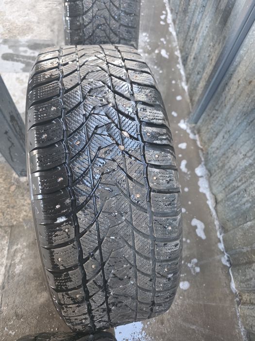 Шины с шипами зимные 255/45/r20