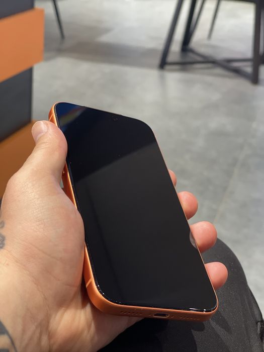 Обменяю iphone 17 pro max 256gb orange