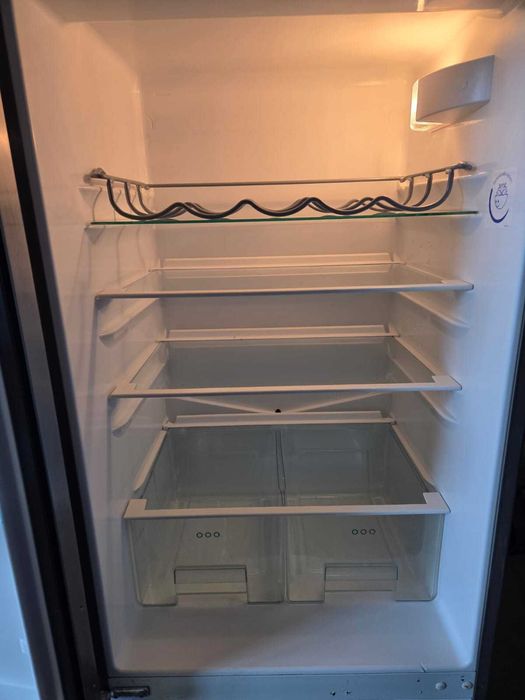 Хладилник с фризер