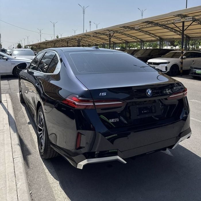 BMW i5 2025 — 2