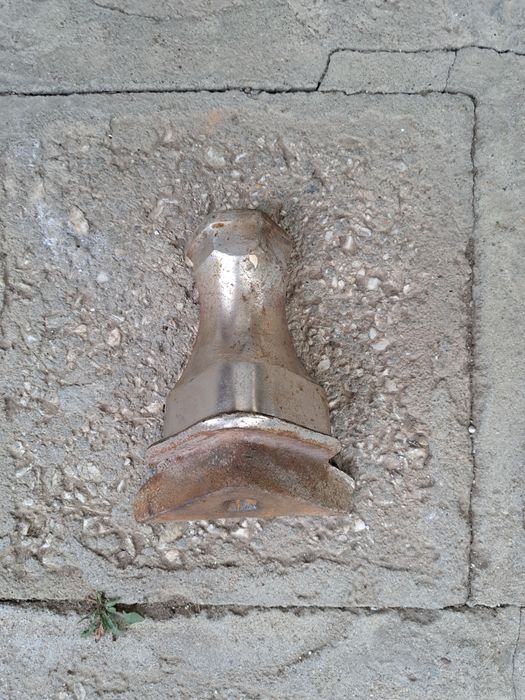 Комплект Соц Стари Чугунени Крака От Стара Печка.