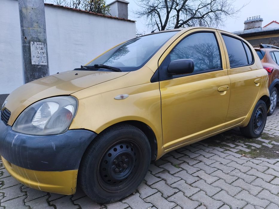 Toyota Yaris 2000
