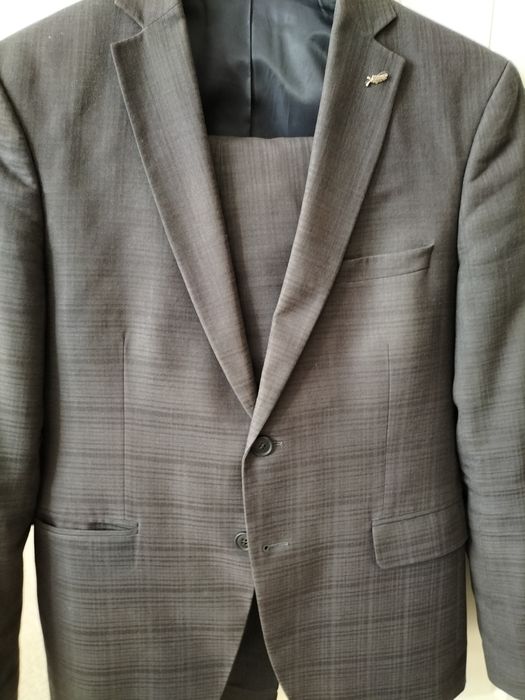 продам Мужские костюмы
