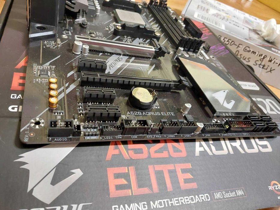AMD Ryzen 7 3700X + Gigabyte A520 Aorus Elite