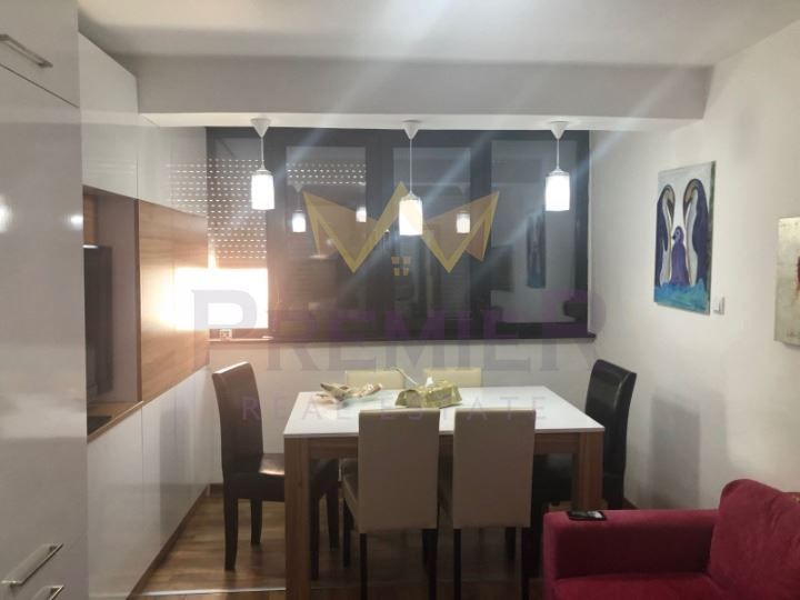 Продава се Тристаен апартамент в Бургас, Възраждане - 94 кв.м за 2394 €/кв.м - Снимка #6