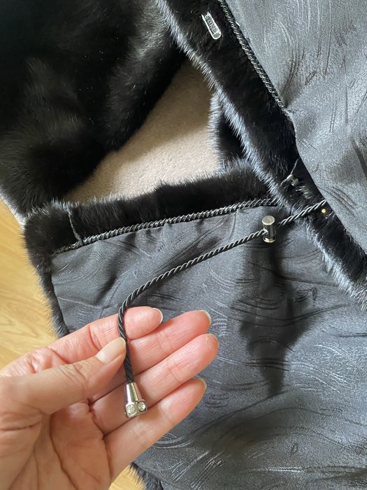 Норкова шуба. В отличном состонии . .