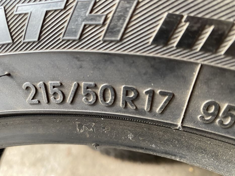 Шины 215/50/17 пара бу TOYO