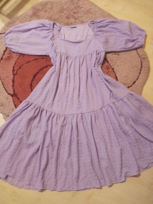 Нова рокля  VRS M (няма еластичност)15 лв 
Цена