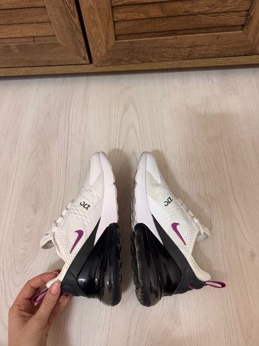 Оригинални дамски обувки Nike Air Max 270 38