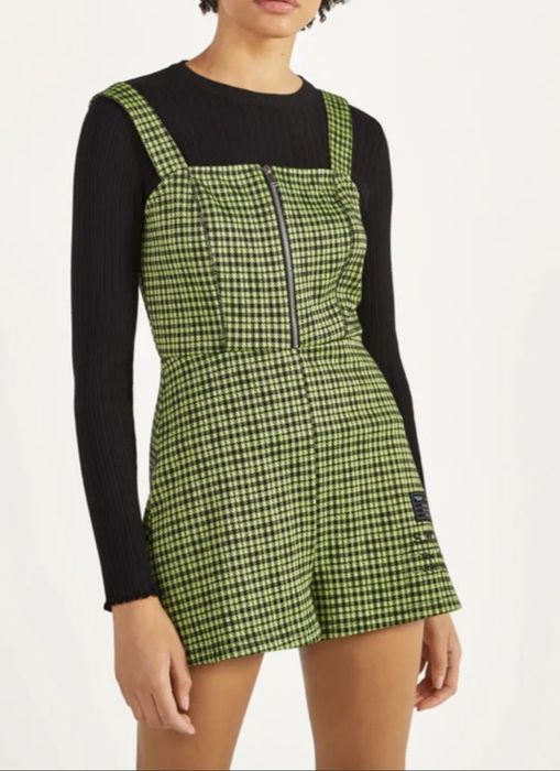 Къс дамски гащеризон