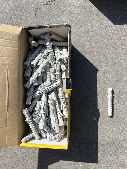 Пале дюбели 250€