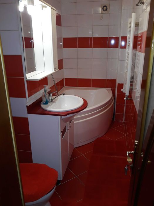 inchiriez apartament 2 camere
