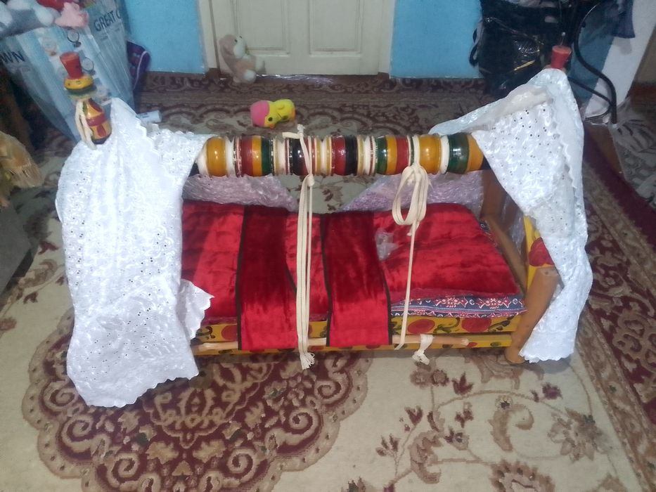 Beshik sotiladi hamma narsasi bor