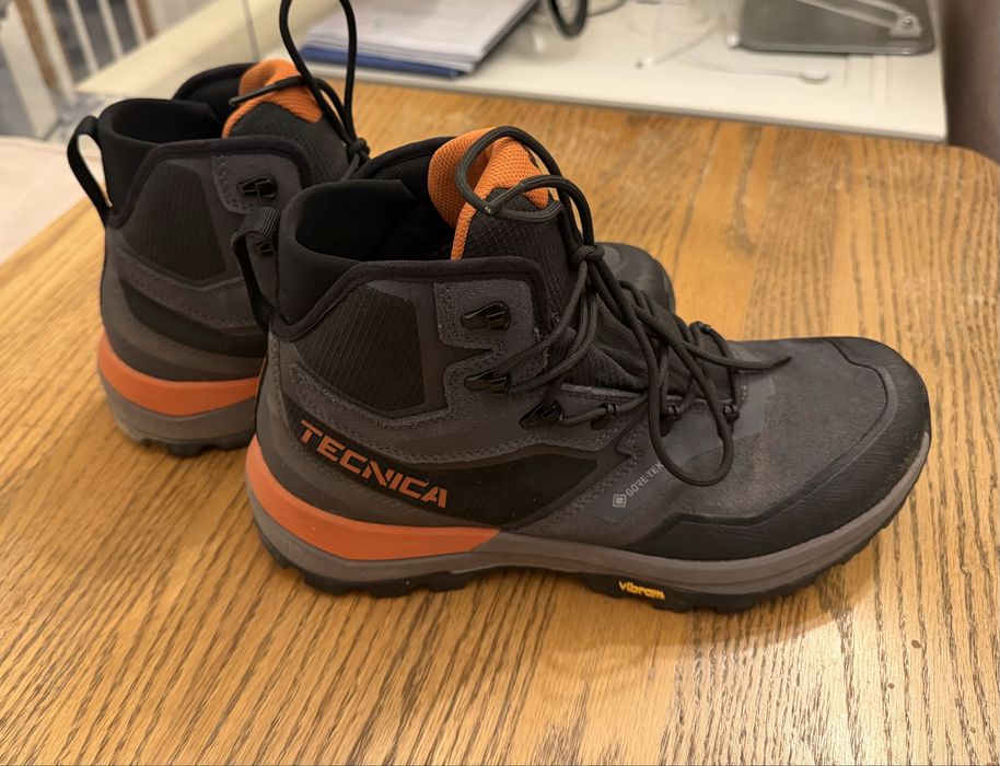 Bocanci de drumetie Tehnica, cu Gore-tex si tapla Vibram, 44