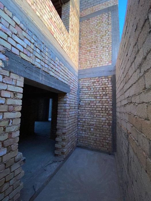 Продам хороший качественный построенный участок.