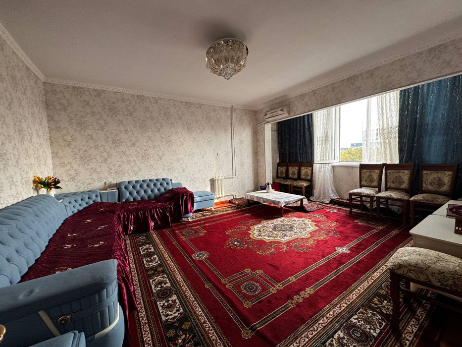 В центре города напротив Кафе Дархан 2х комнатная квартира по низкой ц