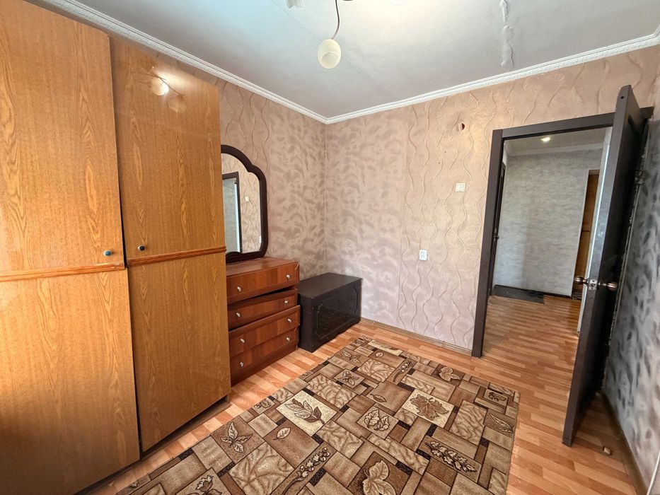 продам трех комнатную квартиру