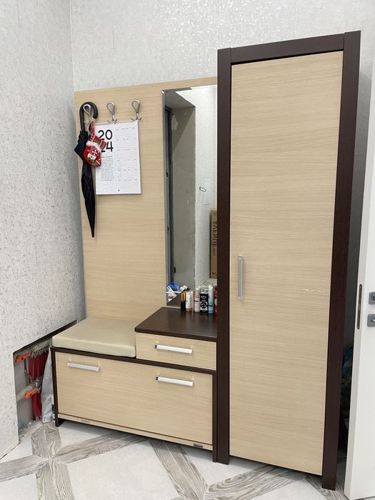 Прихожая с зеркалом