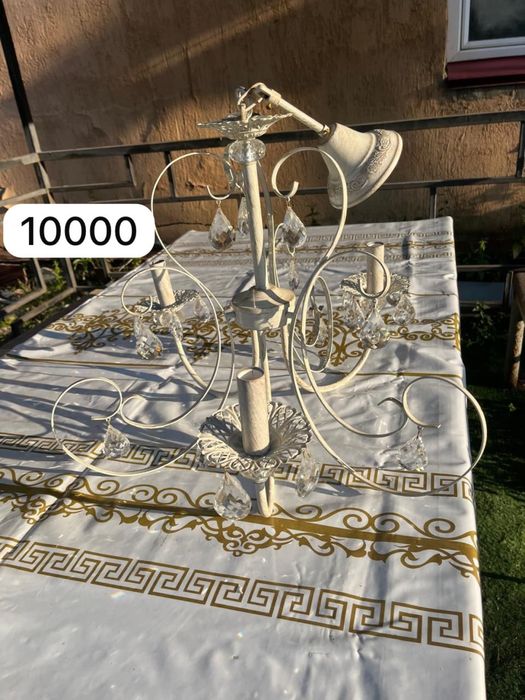 Продам люстры и бра .