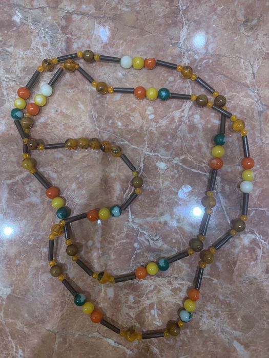 Vând coliere diverse modele