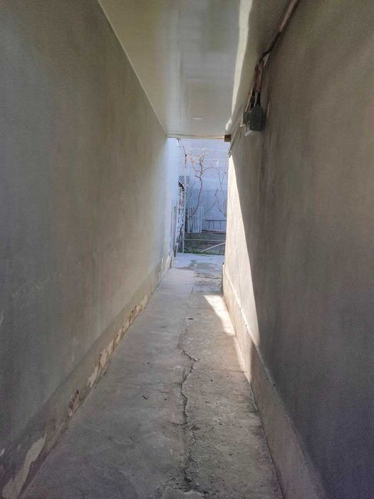 СРОЧНО !! Продаётся участок в Яшнабаде 2.5 соток 4 комнат