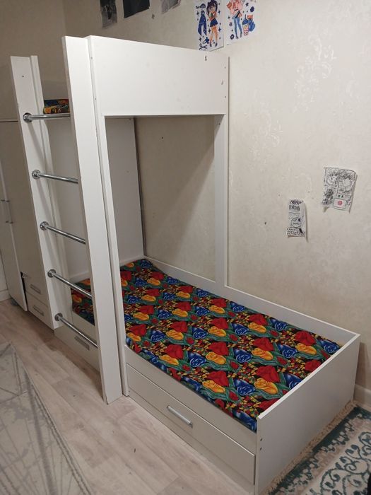 Детский двухярусный кровать