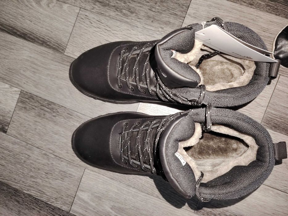 Сапоги зимние 44 размера 29см30см стелька,27см нога должна быть Неузки