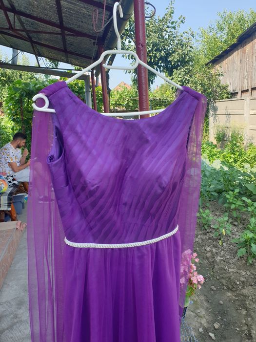 Vand rochie de seara