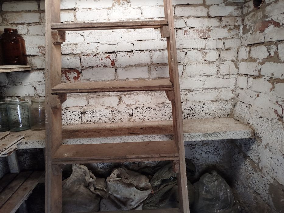 Продается погреб в районе Дом печати
