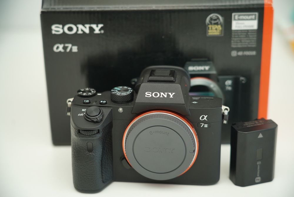 Vand Sony A7III Mk3 cu garanție