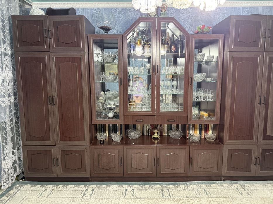 Продам стенку -горку
