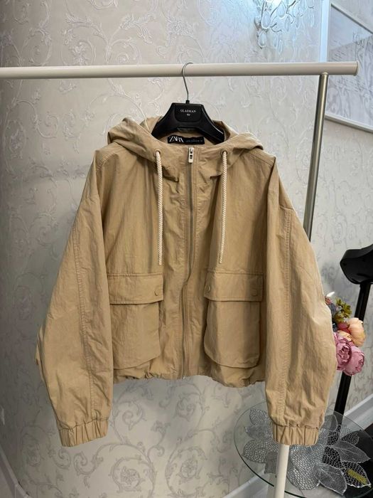Легкая ветровка женская Zara