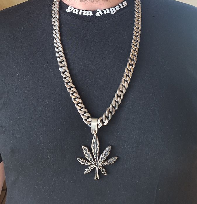 Lant cu medallion Marijuana facut la comanda