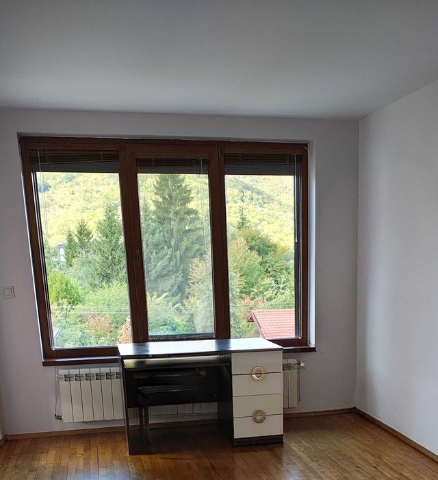 Скрин, гардероб и бюро за детска стая