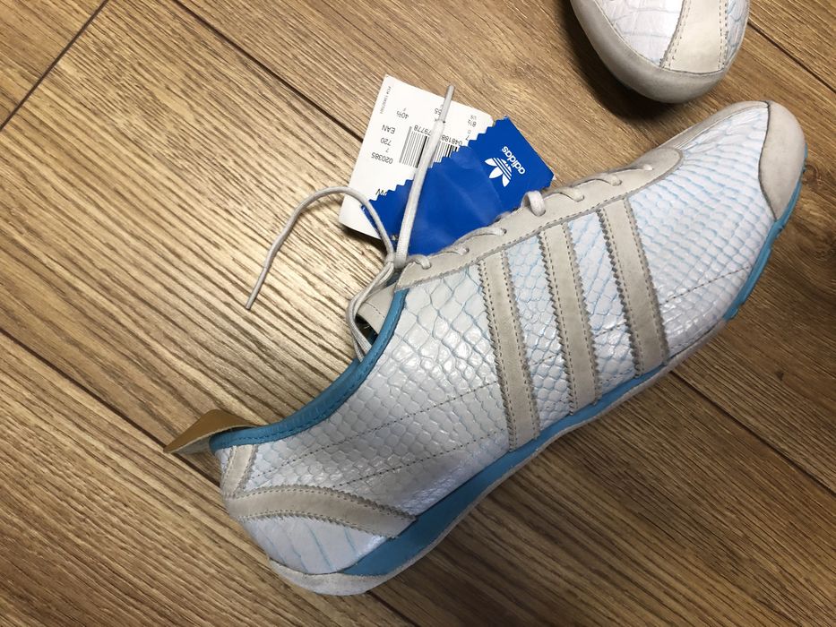 Дамски маратонки Adidas нови