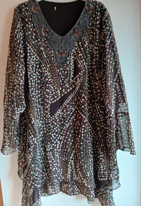 Bluze elegante, 35 lei/ bluza