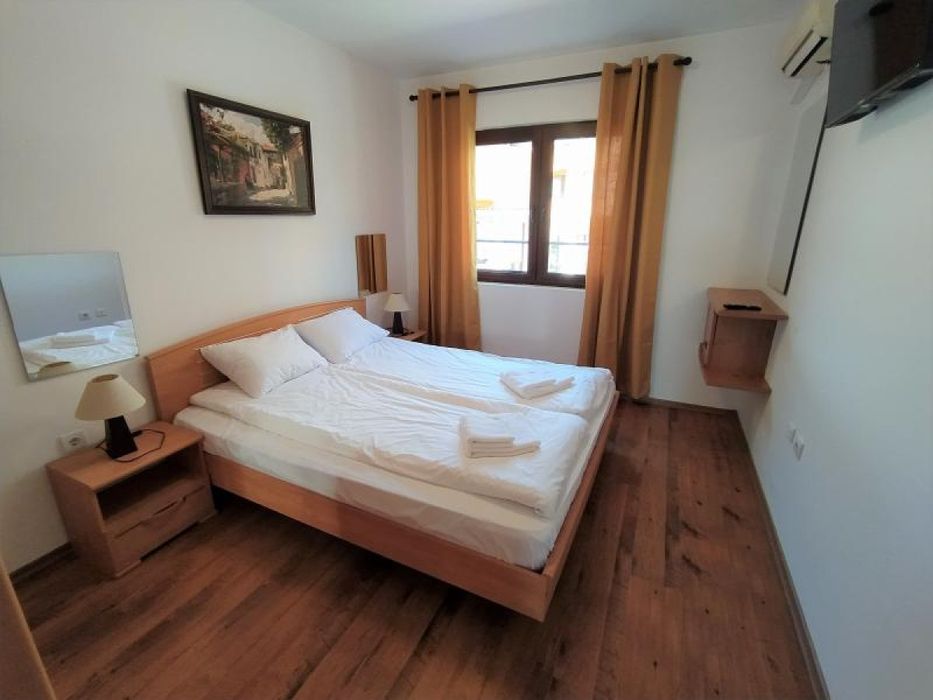 Под наем тристаен с пряк изглед море