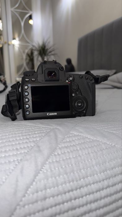 Продам Canon  EOS 5D Mark lV