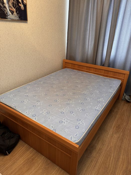 Продам кровать в спальню