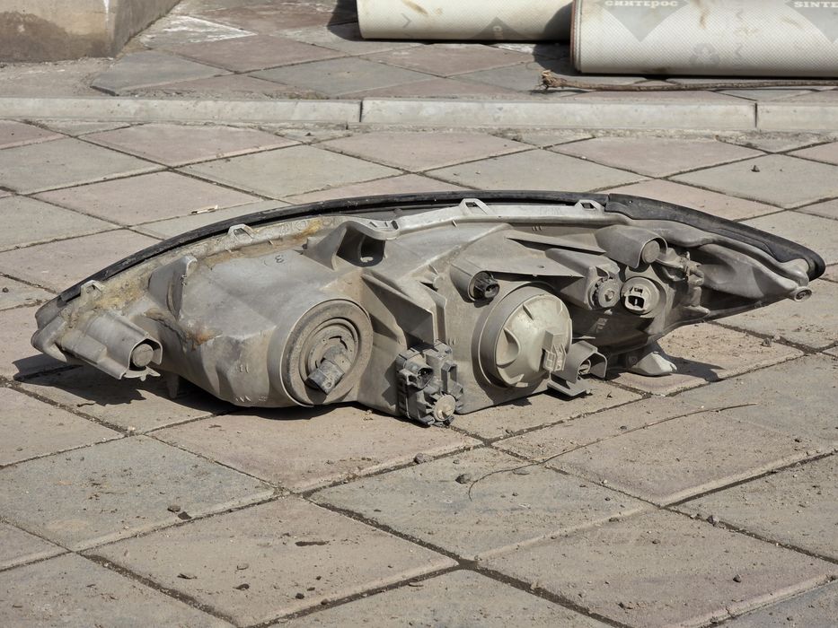 Продаю фары на камри 30