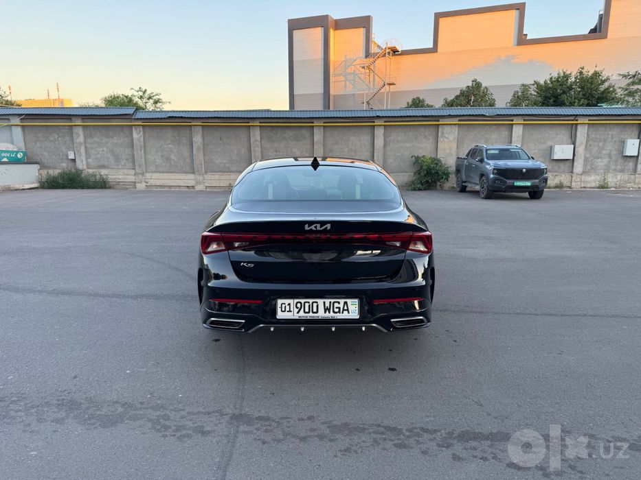 Kia K5 черный цвет, позиция 5