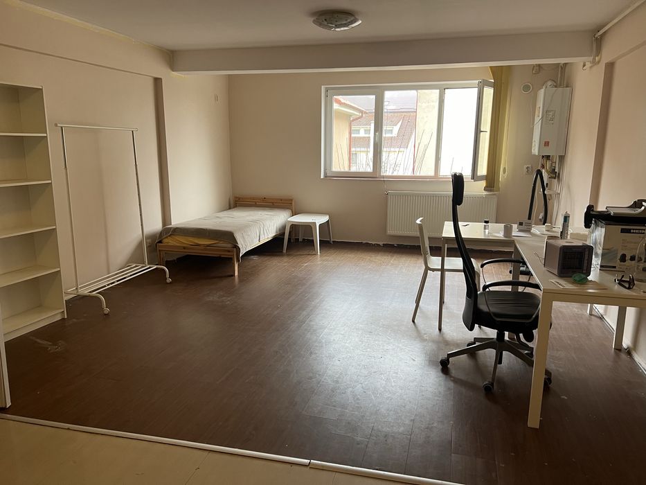 Pet friendly Garsoniera 37m de inchiriat zona Valea Larga