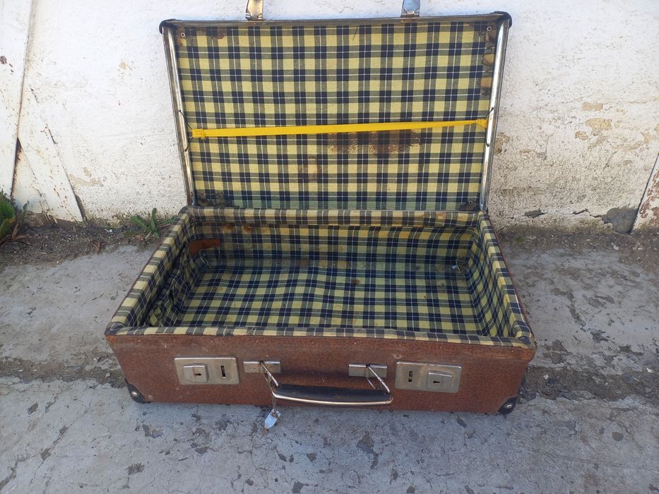 Продам советский чемодан.(раритет)