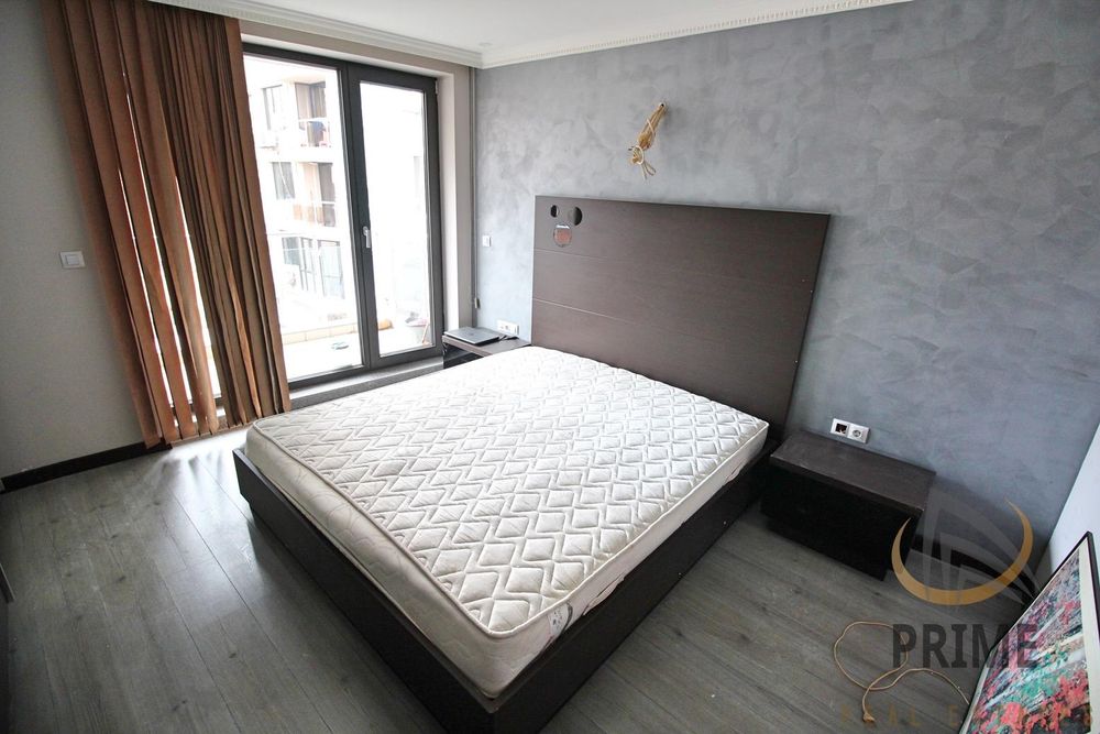 Дава се под наем Двустаен апартамент в Бургас, Център - 100 кв.м за 700 € - Снимка #9