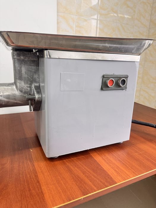 Продам мясорубку