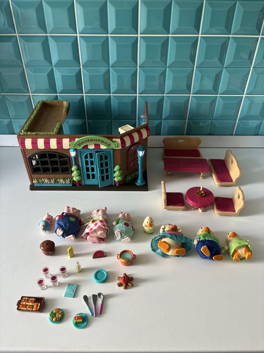 Casuta papusi, Set de jucării Li'l Woodzeez,  + figurine , 3 ani +